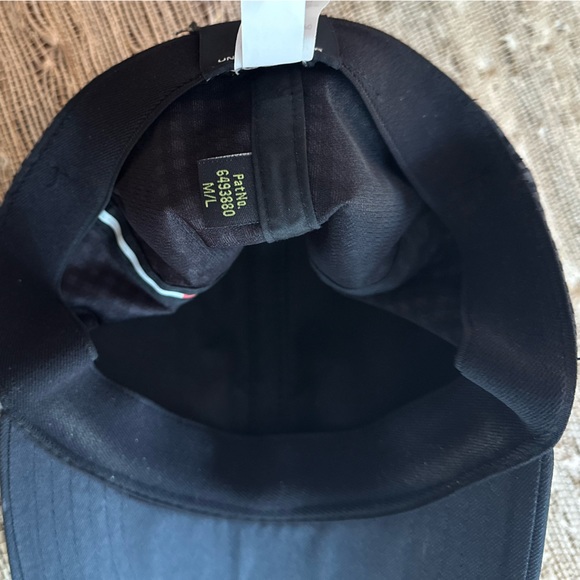 Under Armor men’s fitted hat - size M/L - Picture 4 of 4